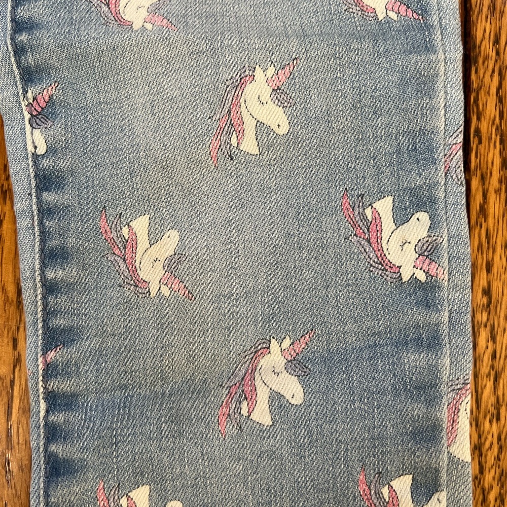 EUC Osh Kosh girls jeans with unicorn print